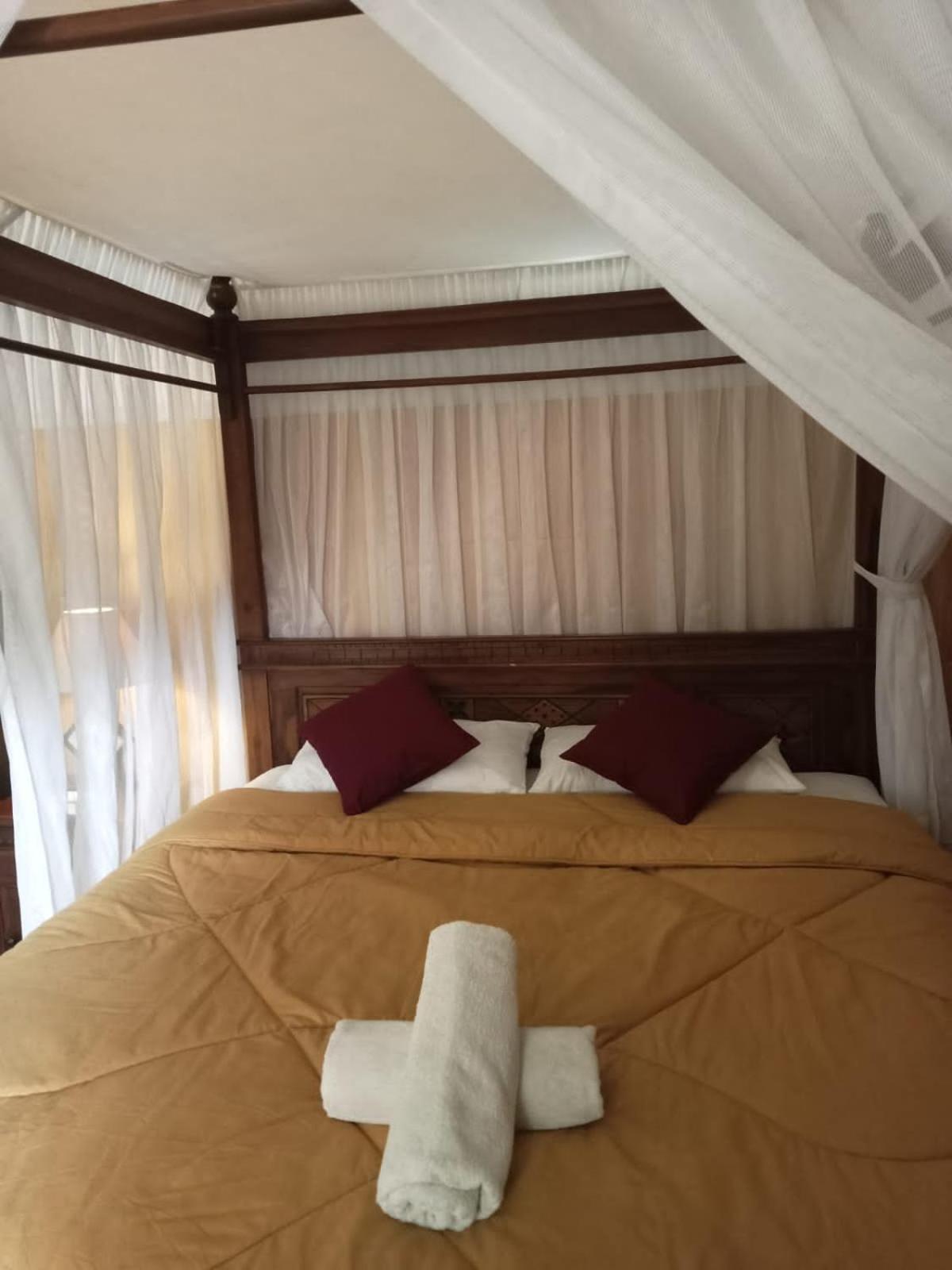Nitya Home Stay Lembongan エクステリア 写真