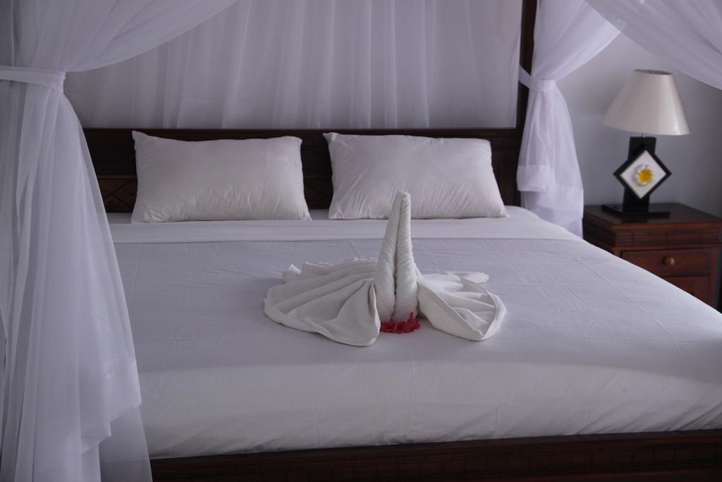Nitya Home Stay Lembongan エクステリア 写真