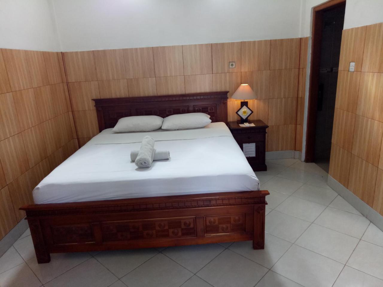 Nitya Home Stay Lembongan エクステリア 写真
