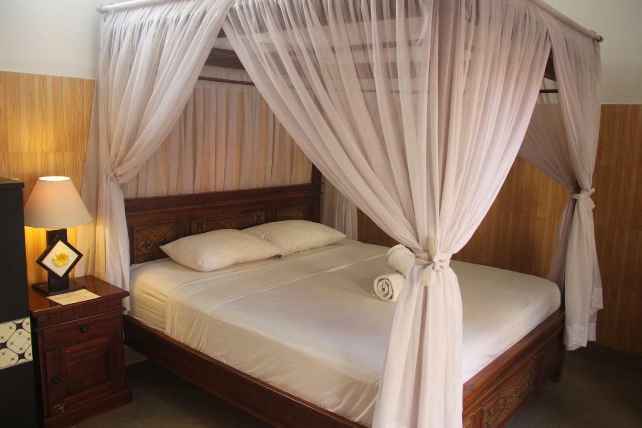 Nitya Home Stay Lembongan エクステリア 写真